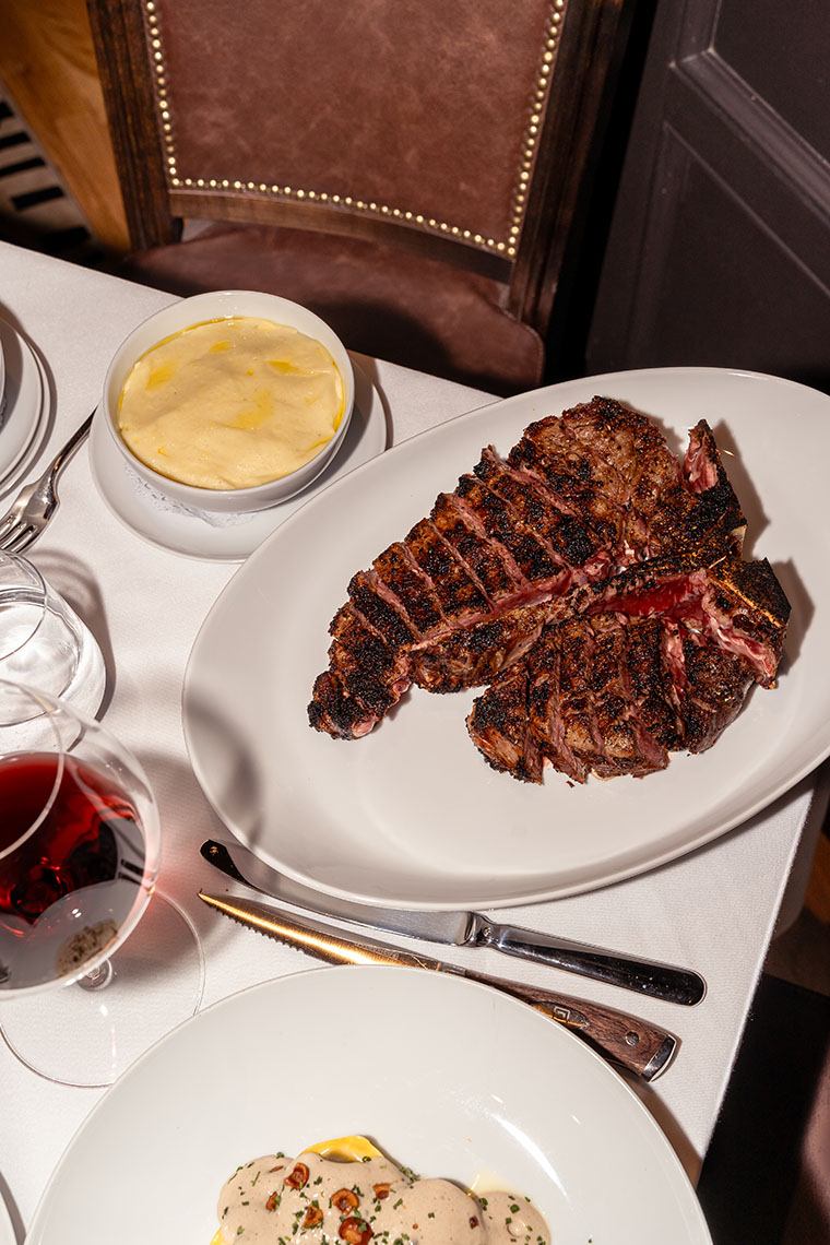 Porterhouse Steak, Photography by Simon Tchoukriel 